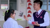 《我去上学啦2》成绩单：张丹峰喂女同学吃水果