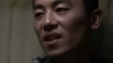 地下党为逃出监狱，给同伴一个暗号，瞬间动手制服狱警！