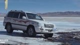 藏北秘岭 重返无人区：刚走没多久，车就被陷进了这个泥潭里，
