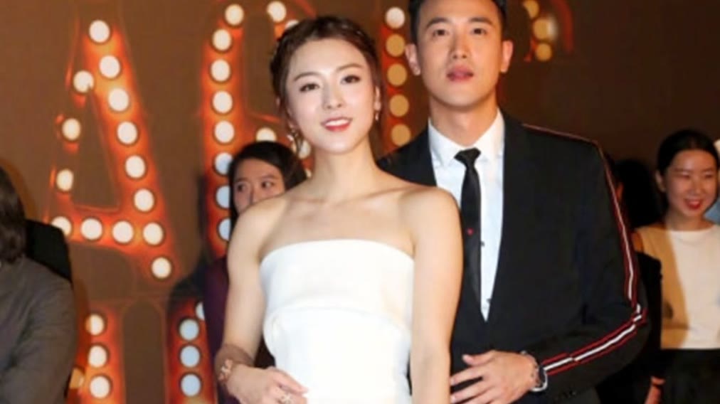 曾志伟儿子曾国祥与女友王敏奕已于日本秘密结婚，对方暂未回应