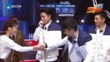 来吧冠军：台球少女花式敲杆，古巨基帮她扶杆，却看呆在原地