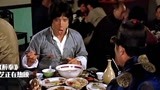 醉拳：龙哥霸王餐吃出最高境界，耀武扬威大口啃鸡腿，饿死鬼？
