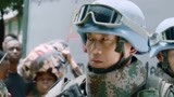 中国蓝盔：中国军人街头教训当地恶势力，直接亮出拳头，点赞不断