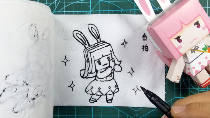 迷你世界的兔美美宅在家里做什么?作者用一组手纸漫画告诉你答案