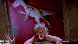 侏罗纪公园：博士一脚踹向恐龙，脚都要咬掉？还好把人救下了