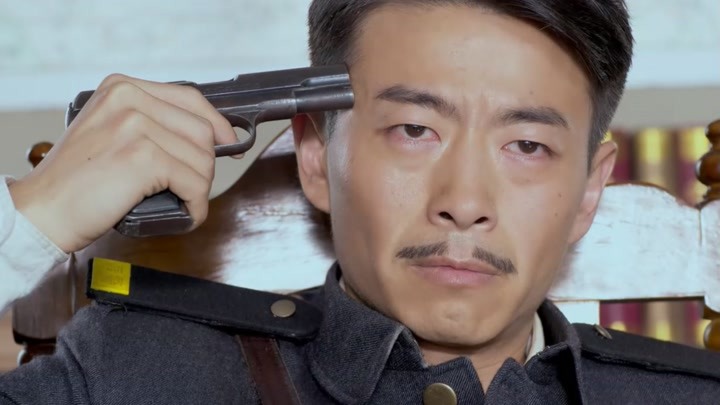 李三枪:兄弟在自己眼前惨死,局长心中有愧,抬枪准备自杀