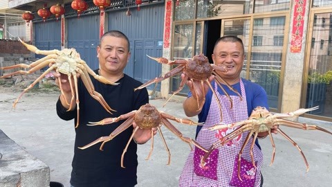 阿胖山花1000多买只蟹王蟹钳比拳头还大非常霸气