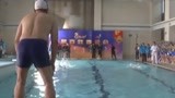 游泳接力赛火热进行 社区队最终反超获胜