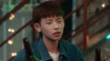 小鬼喝酒“闹事” 一言不合就干架