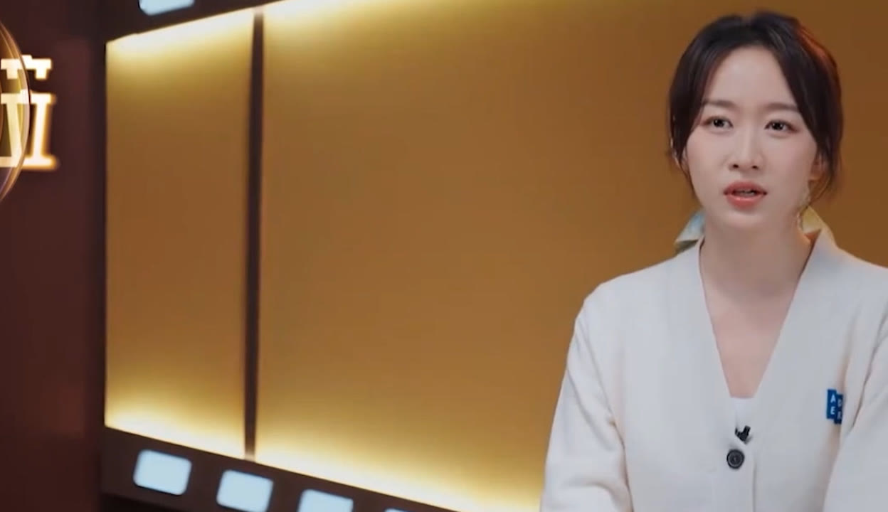 张婉莹 