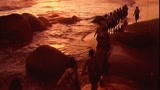 海霞（1975）(片段)美女带领女兵们击败敌人