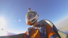 skydiver ejects从glider