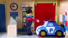 瑞瑞玩具故事 第33集 工程师泰德帮变形警车珀利修理汽车