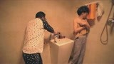 废柴兄弟2：两男子在浴室大战，场面太刺激了，画面太美不敢看