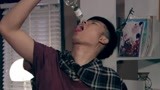 帅哥喝酒吹瓶子半点没醉 美女一口酸奶却开始胡言乱语？