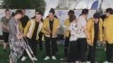 《极限挑战5》雷佳音岳云鹏组队贴身跳远 几个壮汉抱一起 笑哭！
