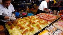 日本最著名的小吃之一，配料丰富的不行，生意太火爆了