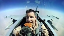 战斗机飞行员在飞行中吃什么？美军飞行员太奢侈了！