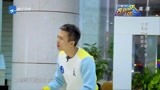 奔跑吧兄弟：张艺兴邓超单挑撕名牌，邓超迷惑跳起exo的舞蹈！