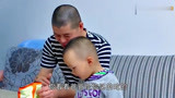 乡村爱情：李大国来看孩子，王香秀当着孩子面竟这样说！