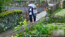幸福三重奏3 吴京撑伞搂着谢楠雨中漫步，在场于谦表情亮了