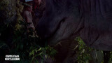 侏罗纪公园：恐龙张开血盆大口，把小女孩吓一跳，食草恐龙不要慌