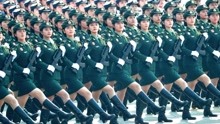 2009年国庆阅兵，三军女兵方队惊艳亮相，女兵们个个英气十足！
