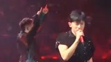 经典回顾：让人意想不到的合作舞台  张杰杨和苏歌曲《逆战》