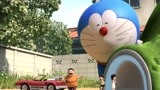哆啦A梦：大家通过隧道就变小，开着玩具车在游乐园玩，真好玩
