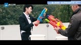 奔跑吧：蔡徐坤这演技可以啊，拿着玩具枪，居然