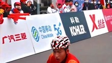 2022成都马拉松开跑 上海选手勇夺竞速轮椅第一名！