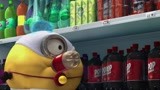 《神偷奶爸》：小黄人在超市偷喝可乐，真是太可爱了，真爱了