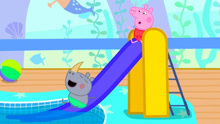 小猪佩奇和小犀牛一起玩滑梯，益智画画游戏